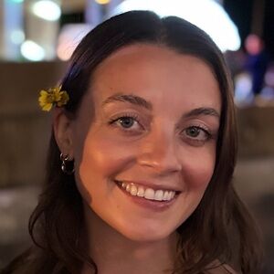 Meet your Posher, Lara